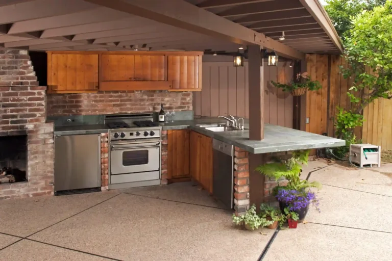 What is the difference between a landscape architect and a landscape planner?