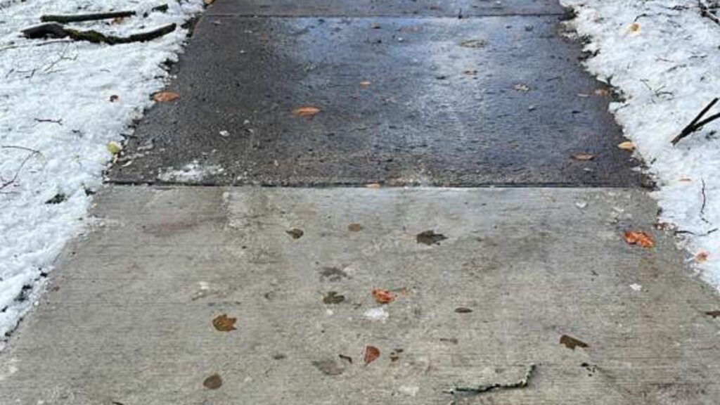 how professionals handle heavy snowfall in buffalo